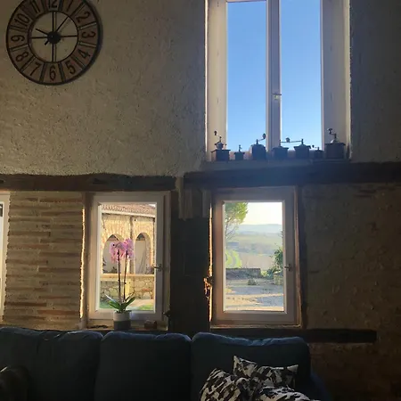 Δωμάτια σε οικογενειακή κατοικία La Fezendes *